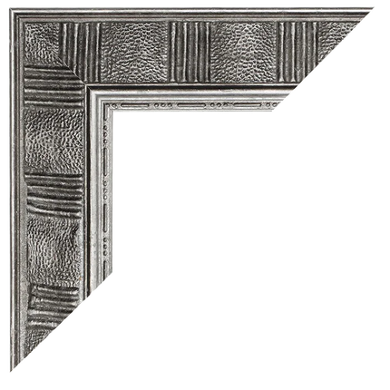 hoek van een zilverkleurige metaal-look fotolijst met reliëf en streepjes textuur