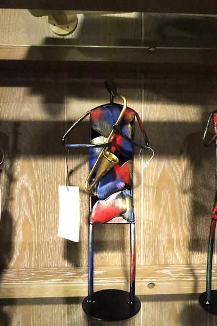 Spiral Musicians Color