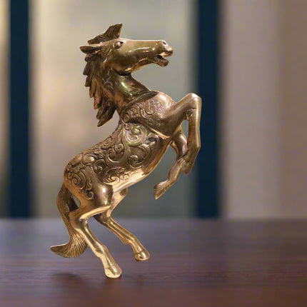 Beeld 'Golden Stallion'