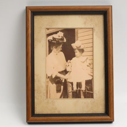 Poster achter glas 'Moeder en dochter'