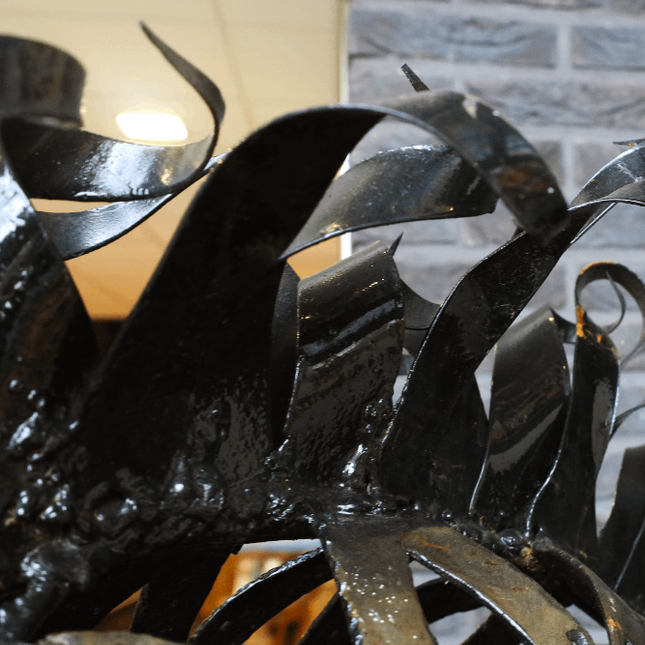 Beeld 'Rearing Iron Horse'