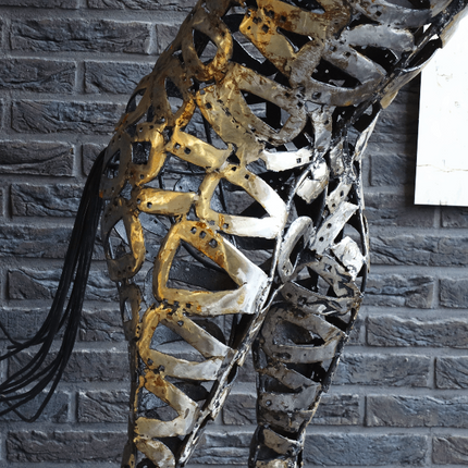 Beeld 'Rearing Iron Horse'