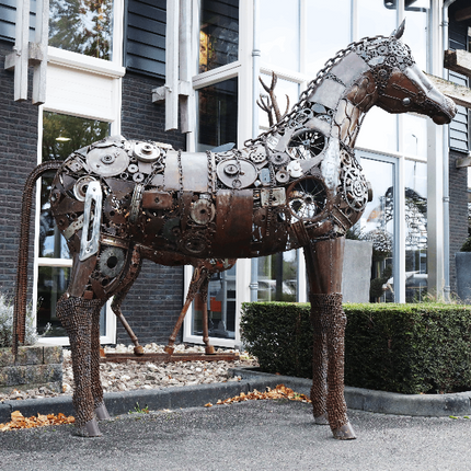 Beeld 'Iron Stallion 2.0'