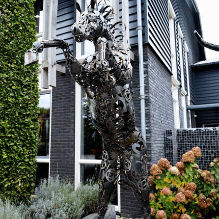 Beeld 'Iron Horse 2.0'