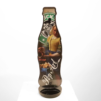 Beeld Coca-Cola fles 'Het melkmeisje van Johannes Vermeer'