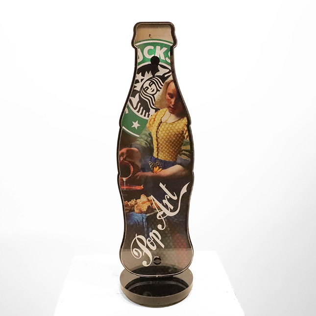 Beeld Coca-Cola fles 'Het melkmeisje van Johannes Vermeer'