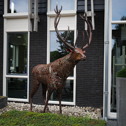 Beeld 'Iron Deer'