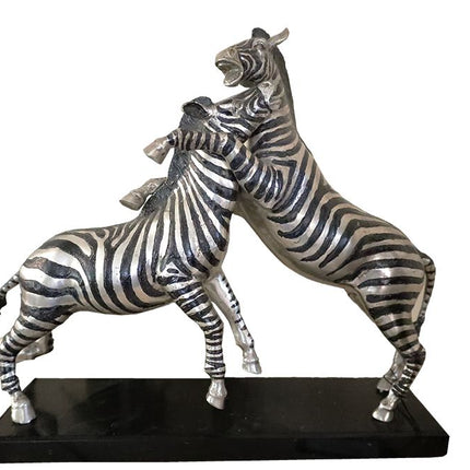 Beeld 'Vechtende zebra's'