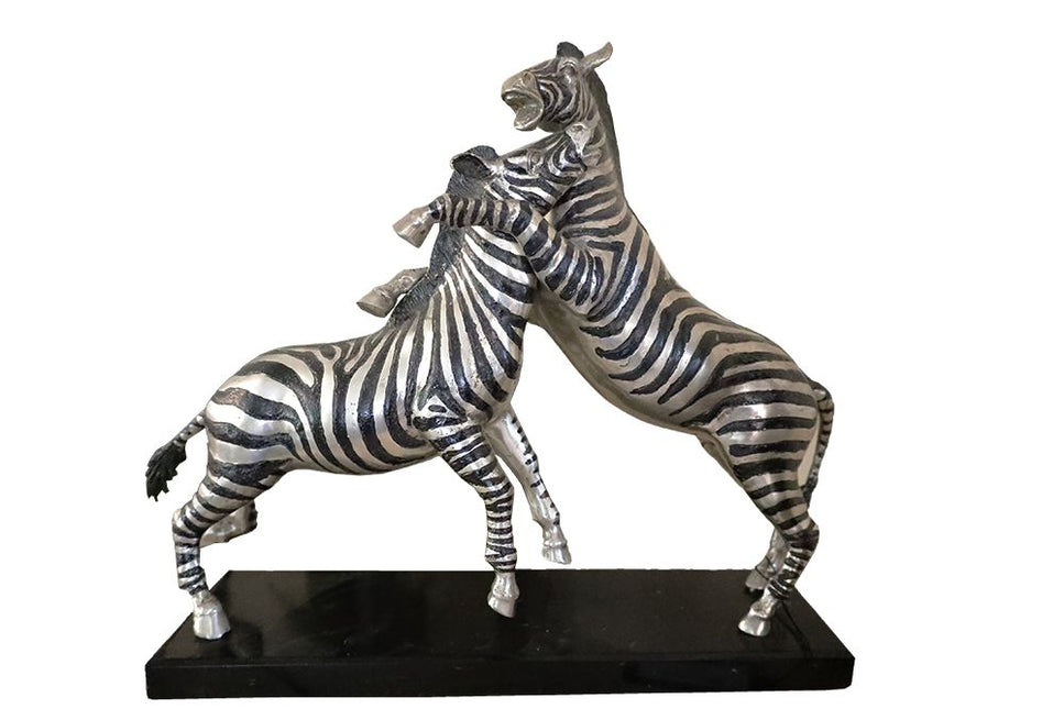 Beeld 'Vechtende zebra's'