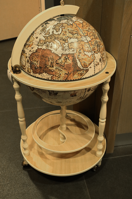 Zoffoli Barglobe wijn & whisky bar