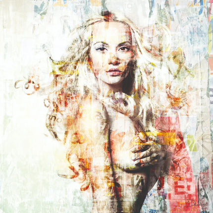 Abstract kunstwerk van vrouw met lang blond haar en kleurrijke tekstlagen