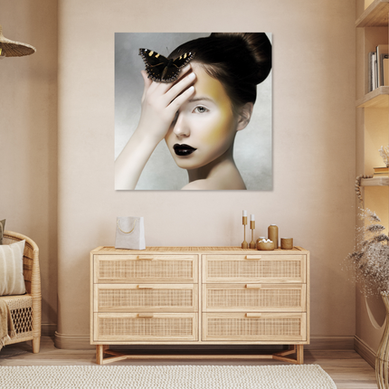 Aluart schilderij 'Vrouw Met Vlinder'