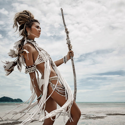 Aluart schilderij 'Wild boohoo women at beach'