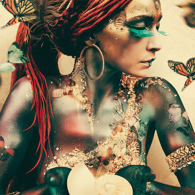 Aluart schilderij 'Woman with butterflies'