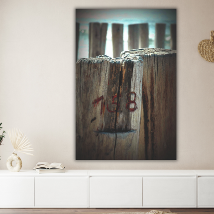 Aluart schilderij 'De strandpalen'
