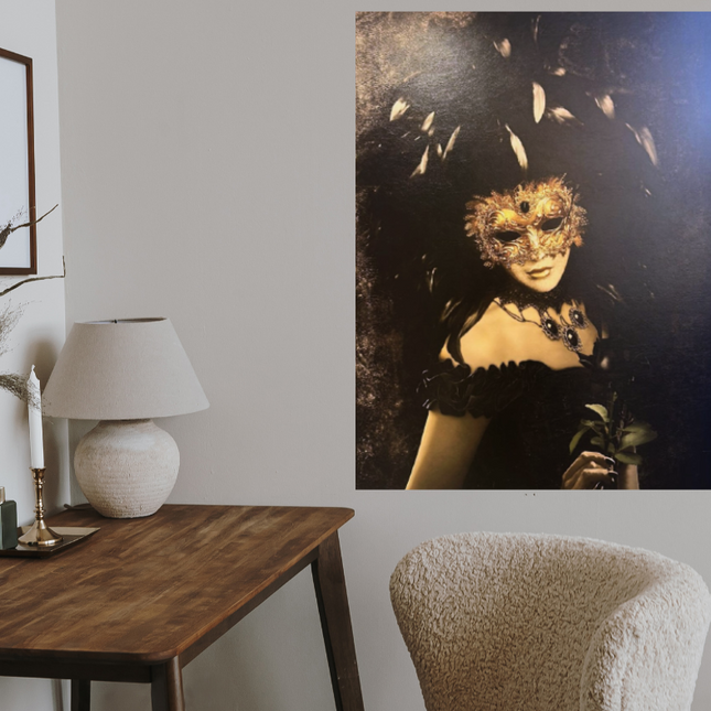 Leather dibond 'De gemaskerde vrouw'