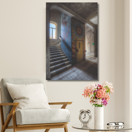 Aluart schilderij 'Kleurrijke liftschacht'