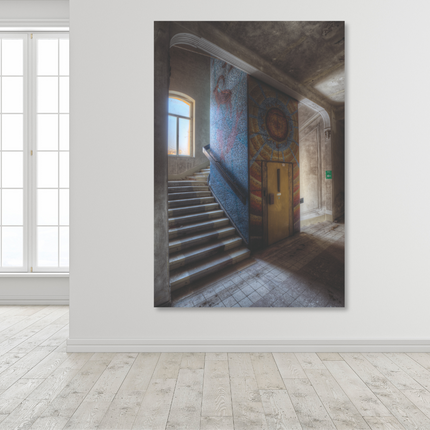 Aluart schilderij 'Kleurrijke liftschacht'