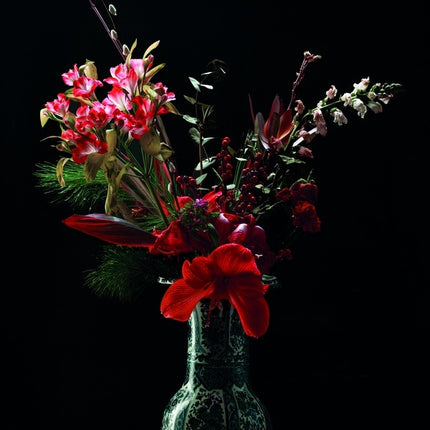 Aluart schilderij 'Delfst blauwe vaas met rode bloemen'