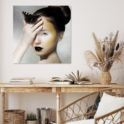 Aluart schilderij 'Vrouw Met Vlinder'