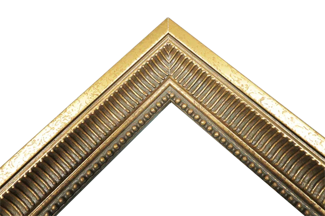 hoek van een gouden antieke fotolijst met gedetailleerd reliëf en ornamenten