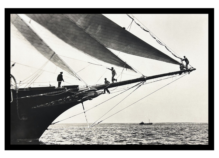 Ingelijste poster 'Ship Crewmen standing on the Bowsprit 1923'