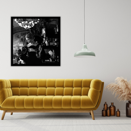Ingelijste poster 'Elegante Woman in Parijs'