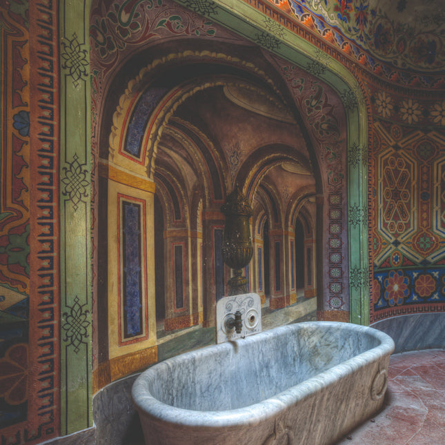 Aluart schilderij 'Badkamer in verlaten kasteel'