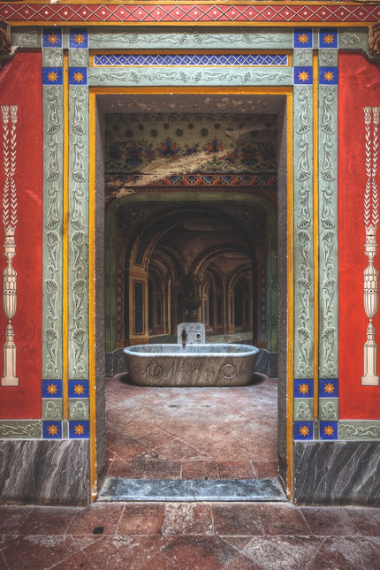 Schilderij 'Marble bath'
