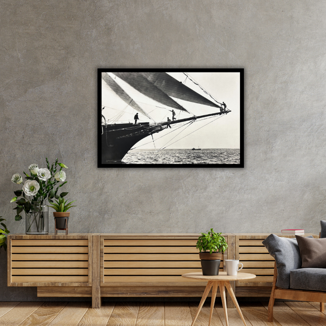 Ingelijste poster 'Ship Crewmen standing on the Bowsprit 1923'