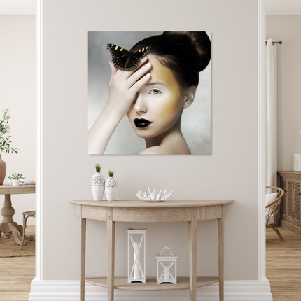 Aluart schilderij 'Vrouw Met Vlinder'