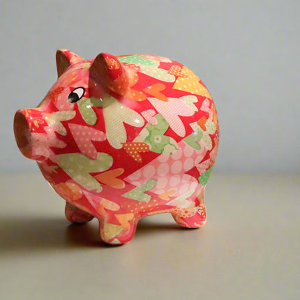 Beeld 'Pig Hearts Piggy Bank'